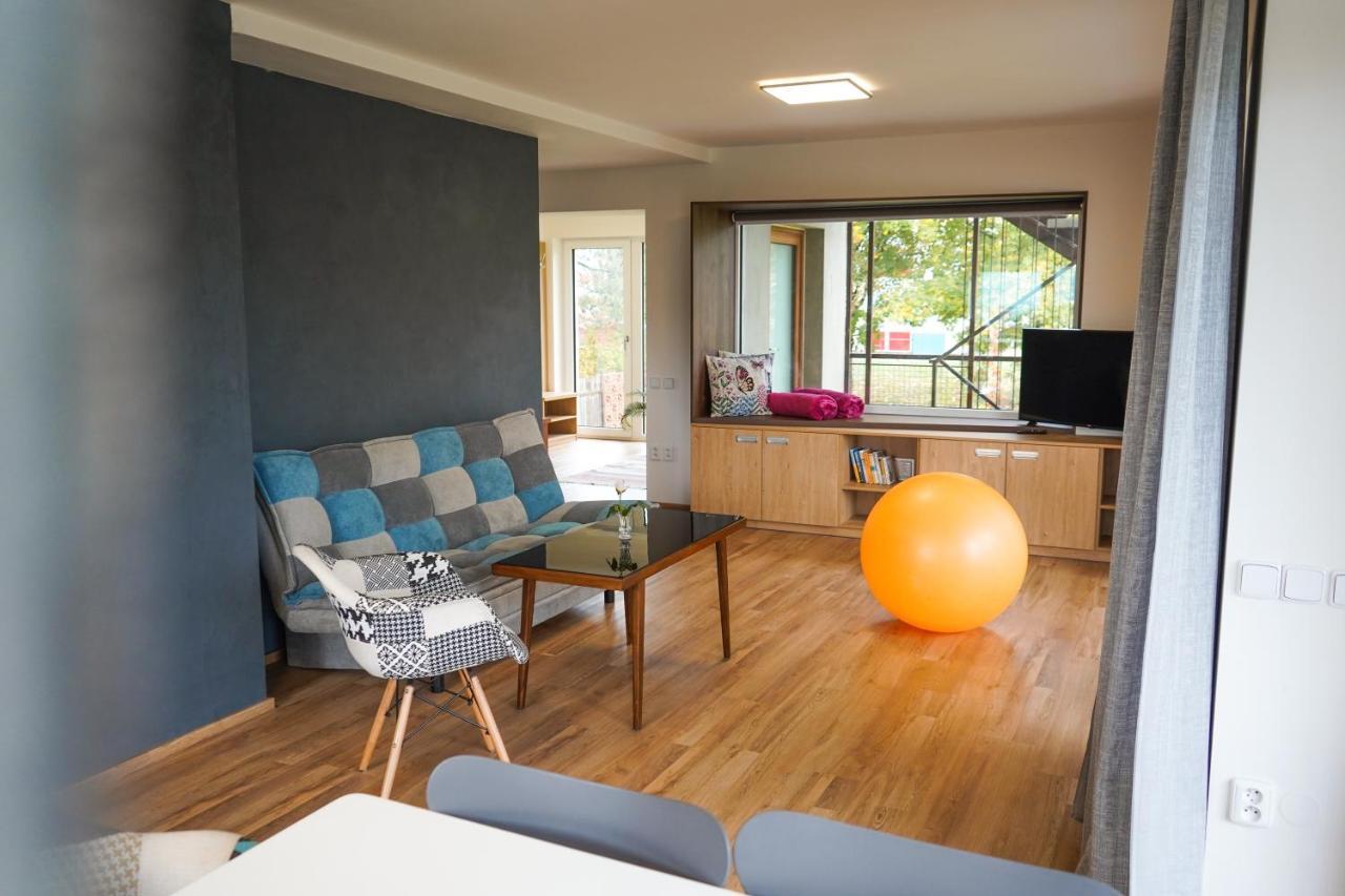 Vila Vekose - Apartman S Terasou A Zahradou Градець-Кралове Екстер'єр фото