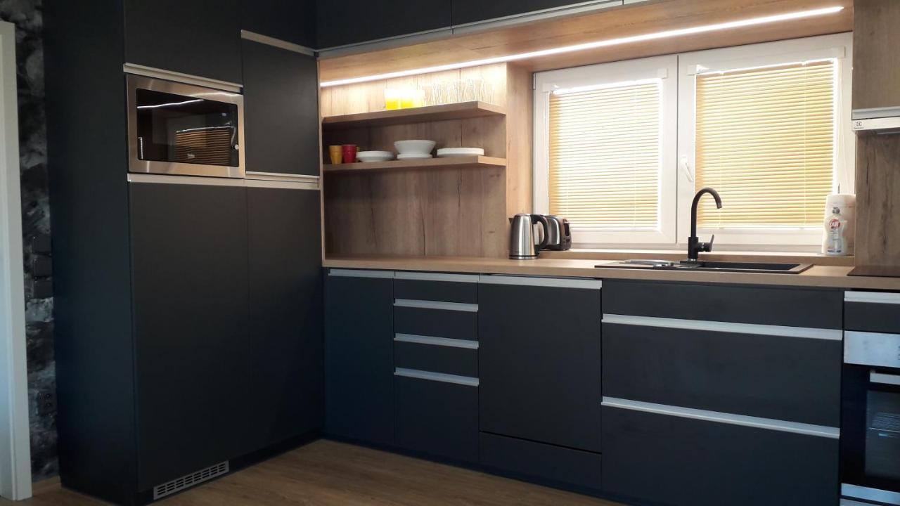 Vila Vekose - Apartman S Terasou A Zahradou Градець-Кралове Екстер'єр фото
