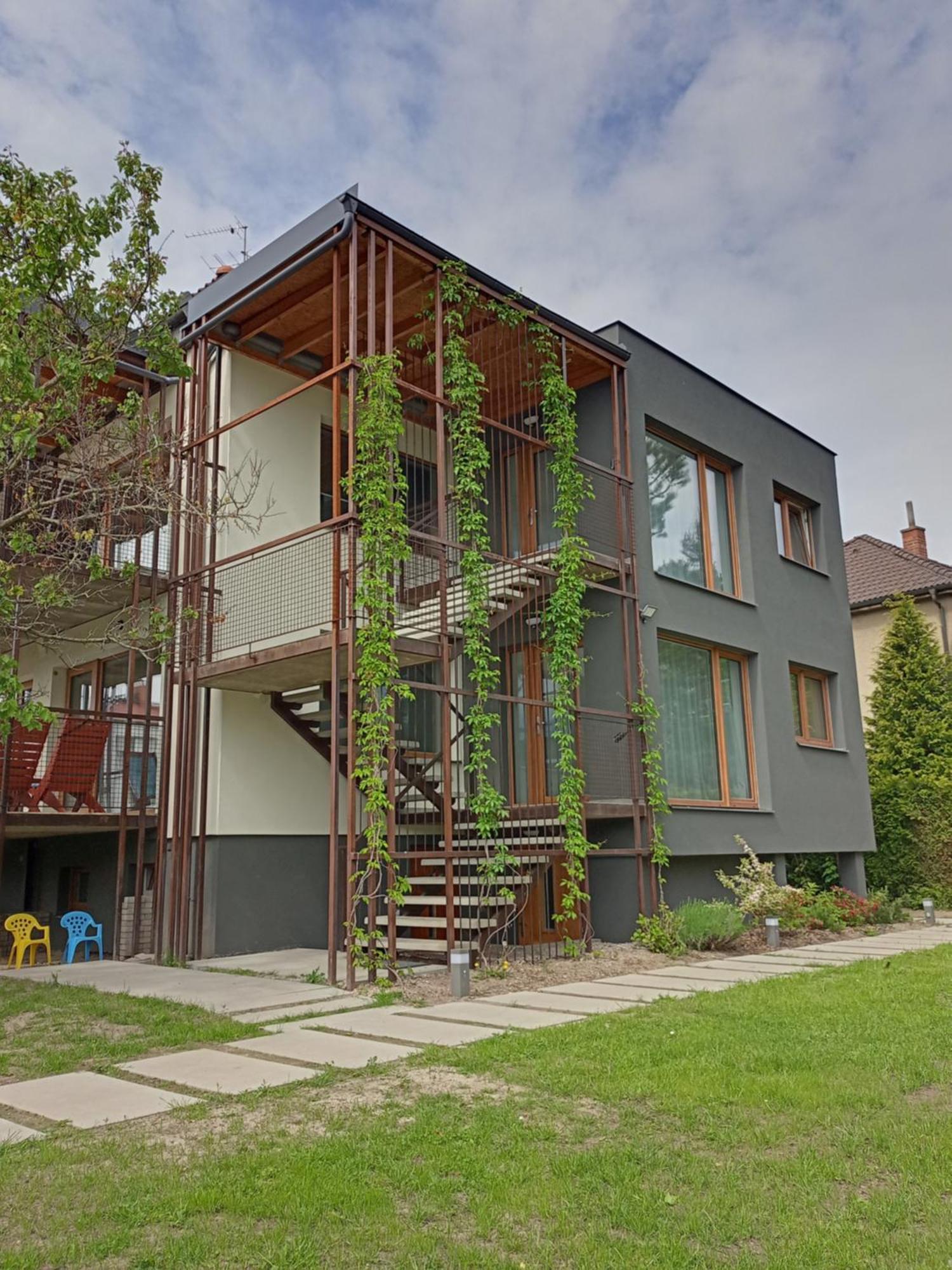 Vila Vekose - Apartman S Terasou A Zahradou Градець-Кралове Екстер'єр фото
